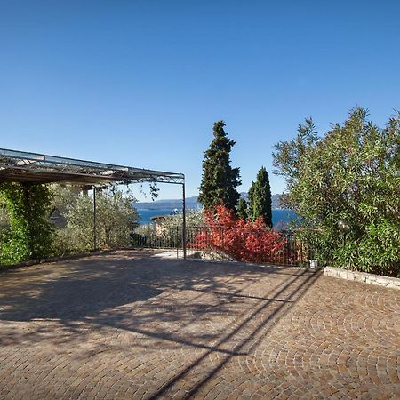 Villa Loncrino - Fine Living Torri Del Benaco Exterior photo