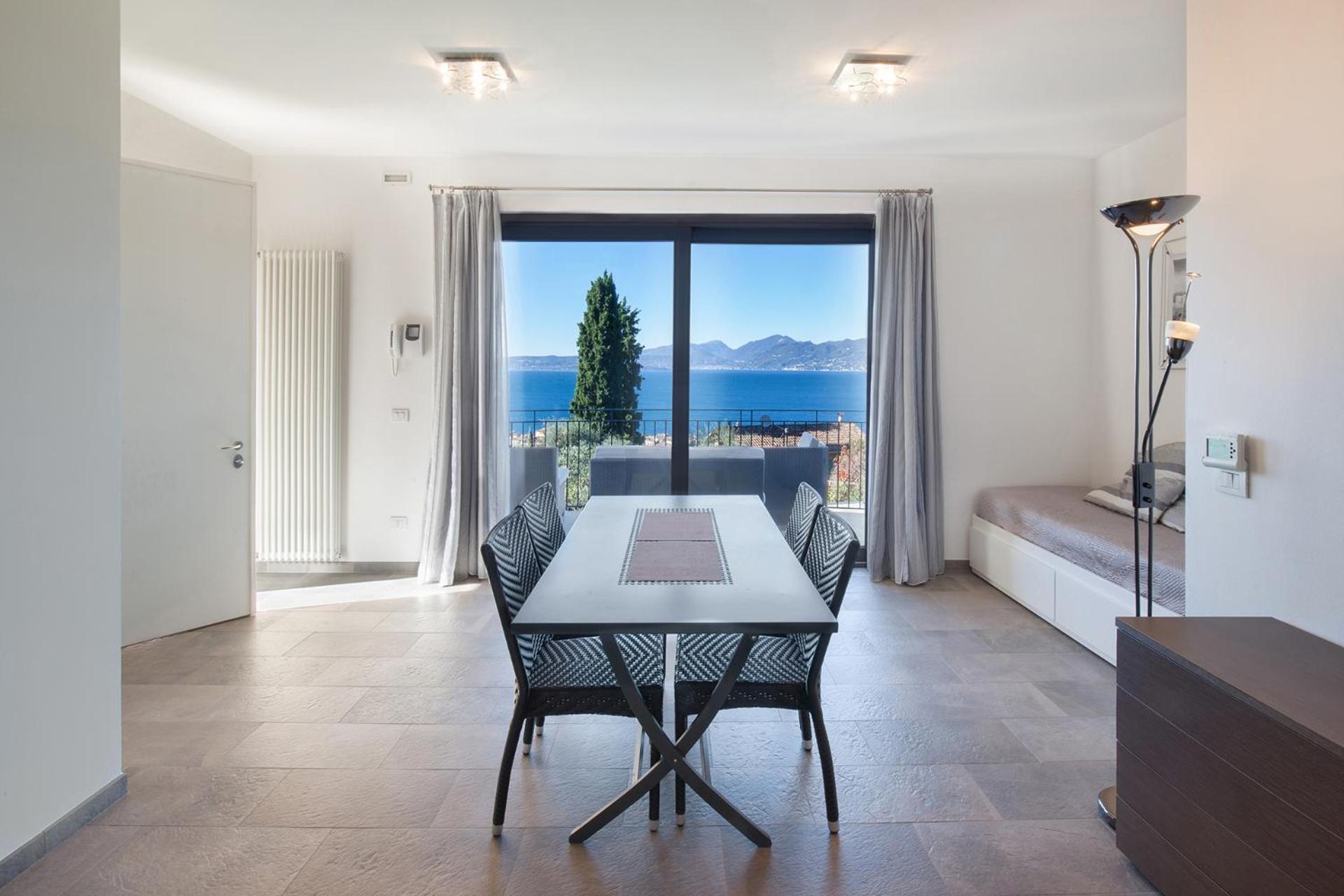 Villa Loncrino - Fine Living Torri Del Benaco Exterior photo